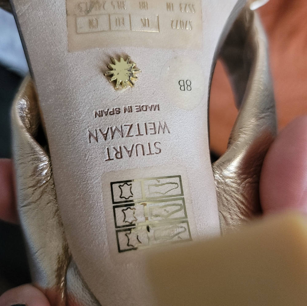 Stuart Weitzman Stylish Gold Heeled Sandals - Picture 3 of 10